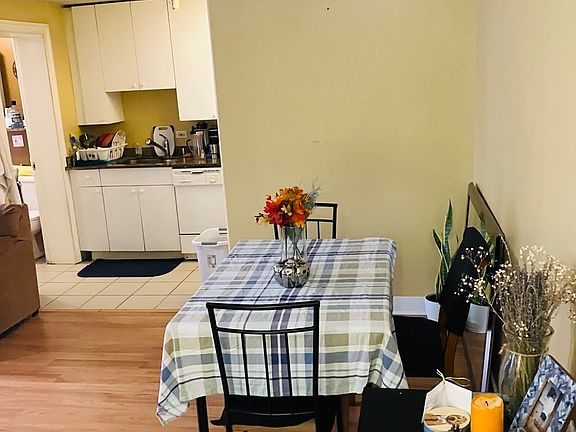 3rd image of 3946 N Lowell Ave APT 108