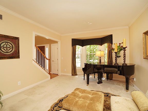 5th image of 1881 Lindsey Ln