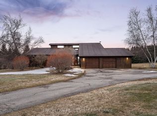 4 Earl Rowe Ct, Adjala Tosorontio, ON L9R 1V3