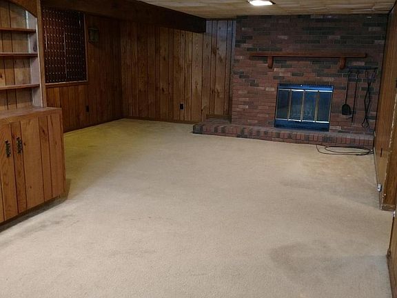 4th image of 215 Gould Ave