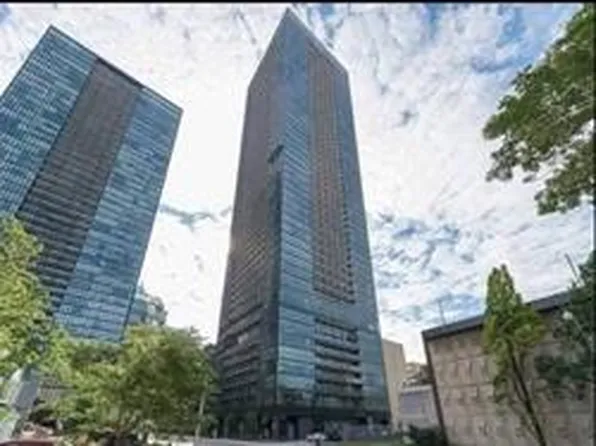 101 Charles St E, Toronto, ON