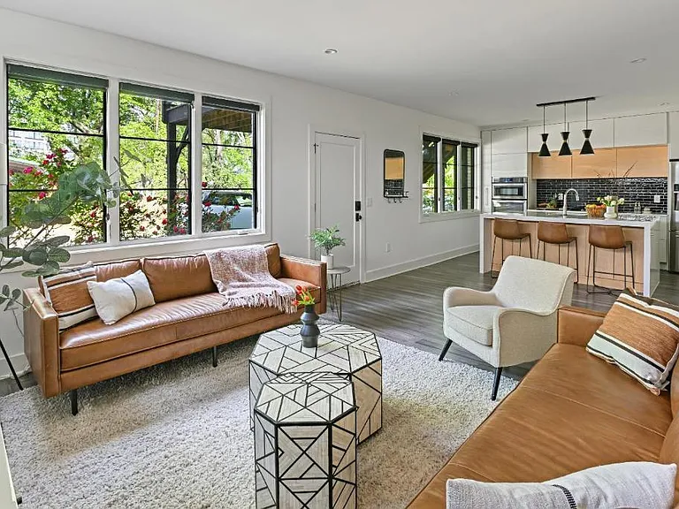 634 Bonaventure Ave NE #3 — Photo 38