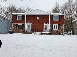 21 Cascade Dr, Amherst, NY 14228