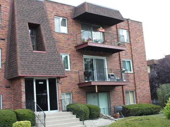 5704 W 128th St APT 3A, Crestwood, IL 60445