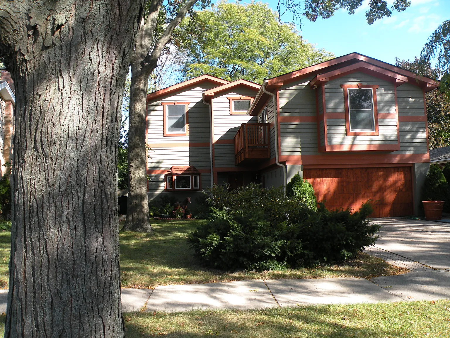 422 Locust Rd photo 1
