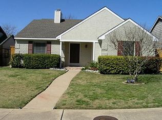 8202 Old Moss Rd, Dallas, TX 75231