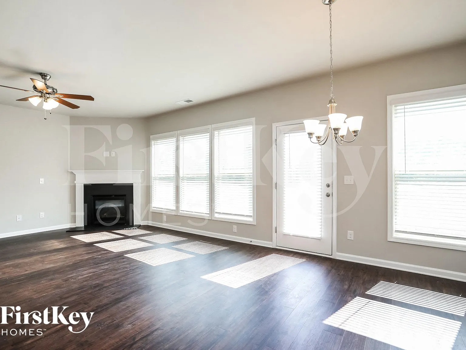 4 bed, 3.5 bath, 1827 sqft, $2,405 — Photo 4