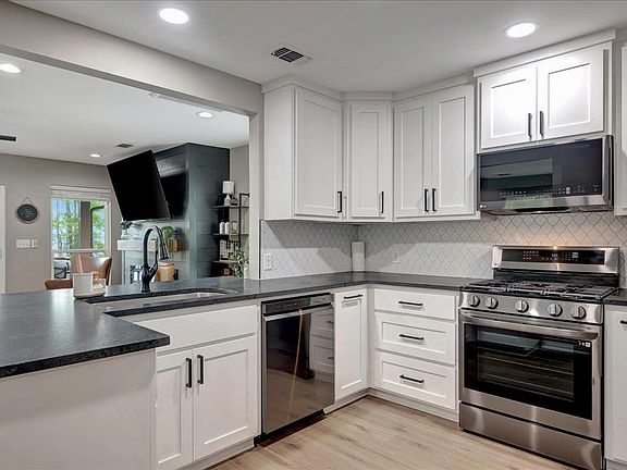 5th image of 248 Lakeview Dr