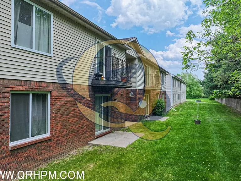 5200 N Genesee Rd — Photo 4