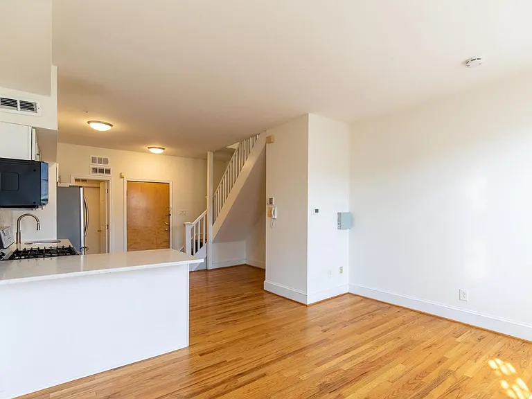 321 S 12th St #3FF — Photo 7