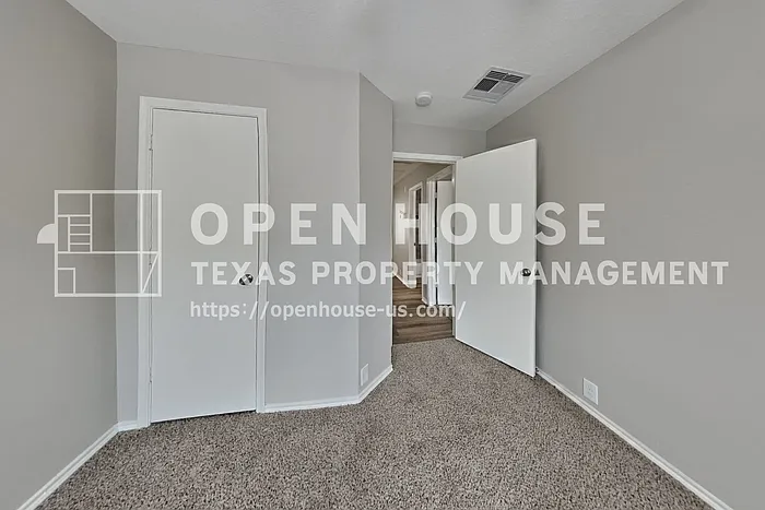 6211 Gillian Park Dr — Photo 13
