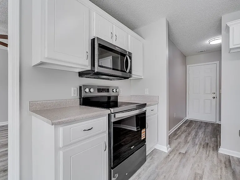 114 Mustang Dr — Photo 12