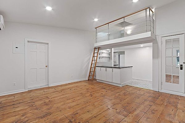 1st image of 3 E 9th St #4R