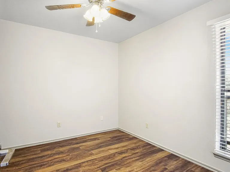 1000 Rambling Oaks Dr #6 — Photo 15