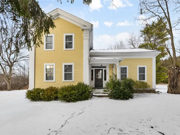 1527 Quaker Rd, Macedon, NY 14502