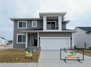 721 NE Oakridge Dr, Ankeny, IA 50021