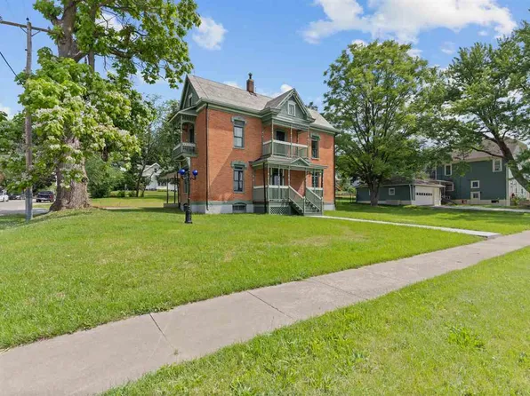 191 1st St W, Riverside, IA 52327