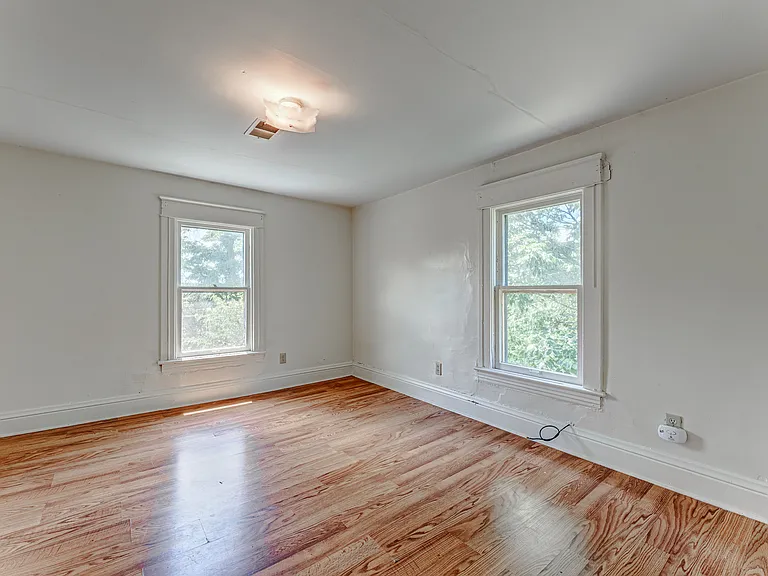 975 Dorsey Ave — Photo 24