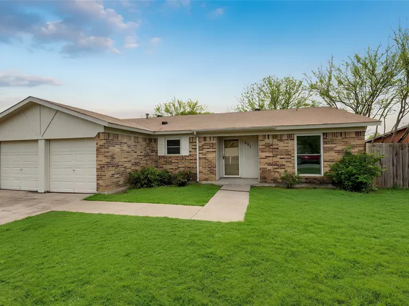 551 Rockledge Dr, Saginaw, TX 76179