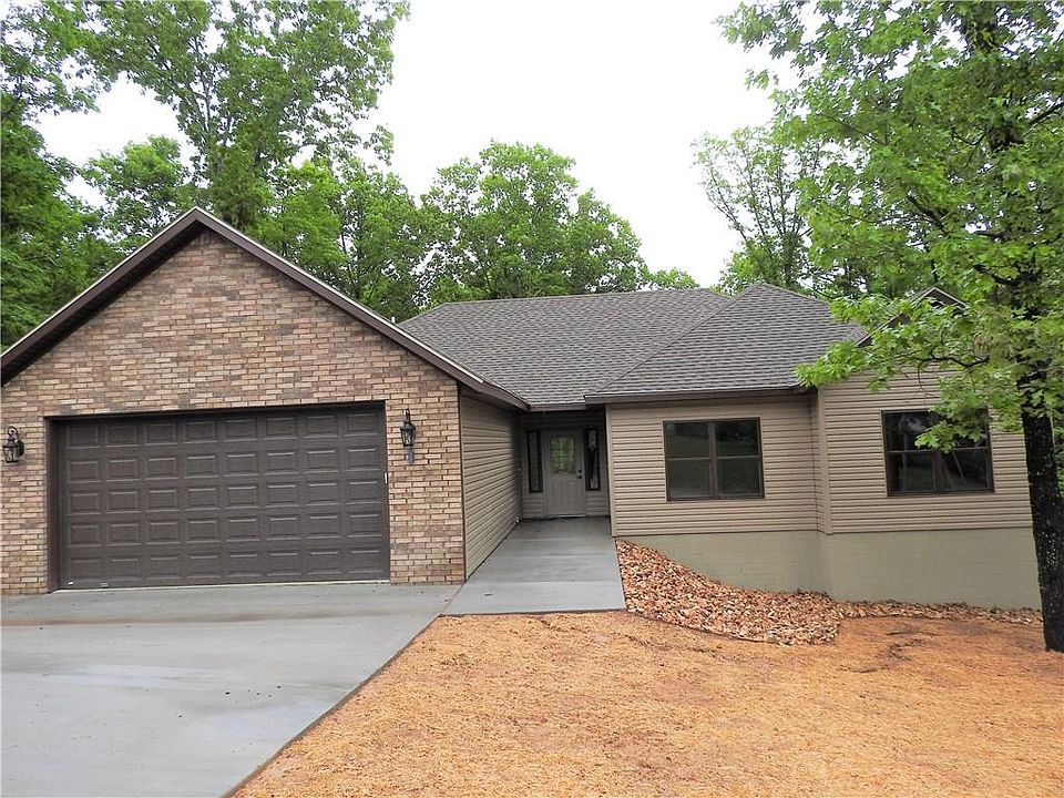 1st image of 11 Slaggford Ln