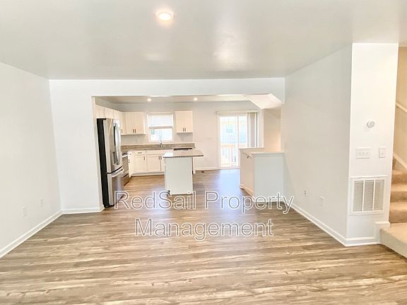 5th image of 22 Manilla Cir