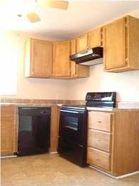4th image of 5018 Newport Dr
