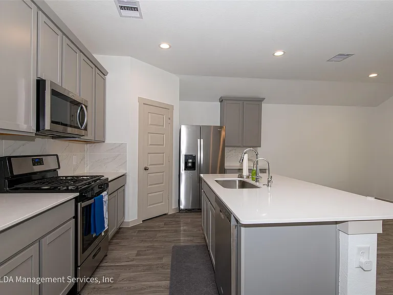 8038 Brahman Ln — Photo 9