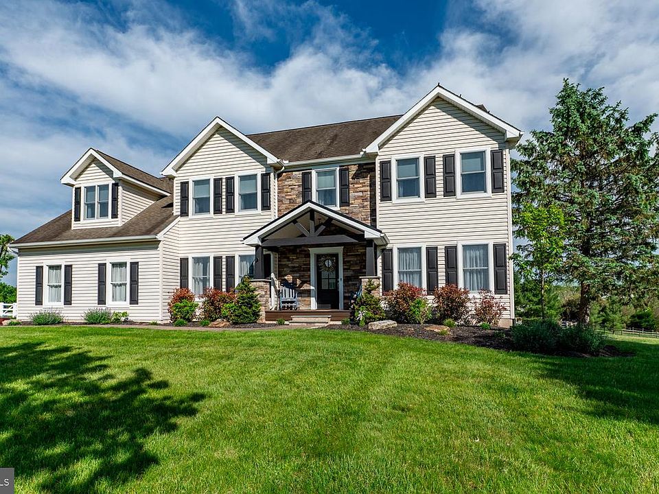 1st image of 210 Jordan Dr