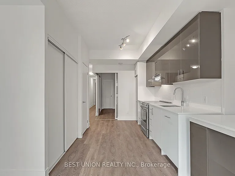188 Fairview Mall Dr #703 — Photo 2