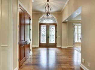 14 Red Forest Way, North Oaks, MN 55127