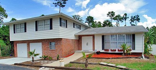 1st image of 2811 Eagles Nest Dr