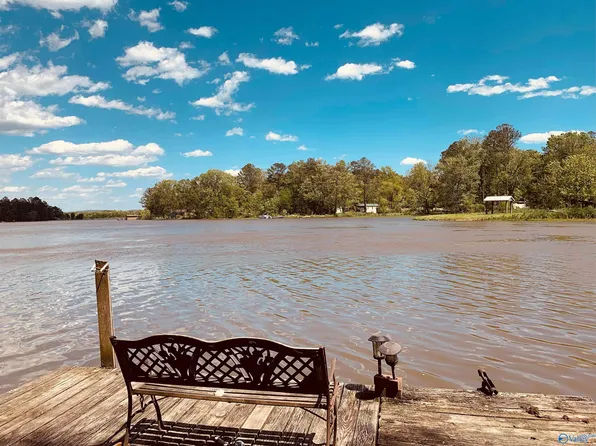 1694 Shore Dr, Ashville, AL 35953