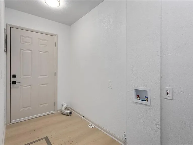 611 SE Florence Ave — Photo 5