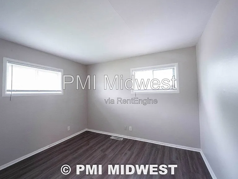 4939 Katherine Dr — Photo 17