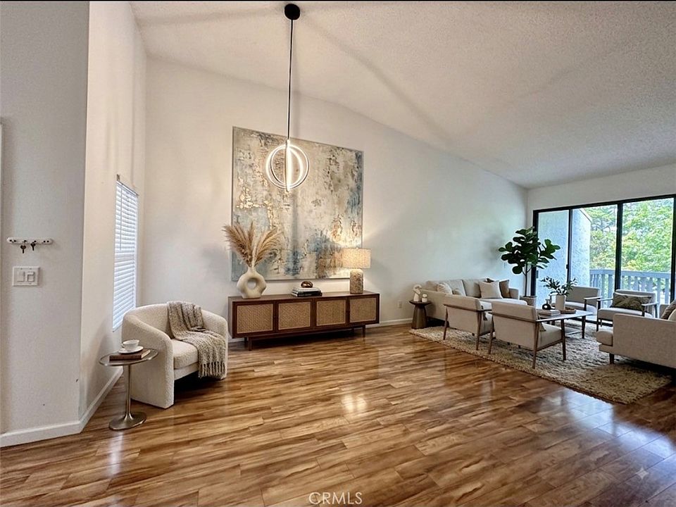 1st image of 2542 W Macarthur Blvd