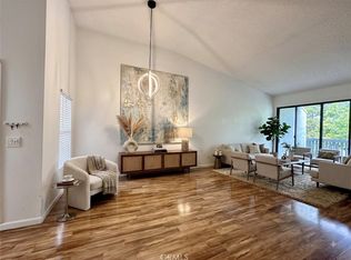 2542 W Macarthur Blvd, Santa Ana, CA 92704