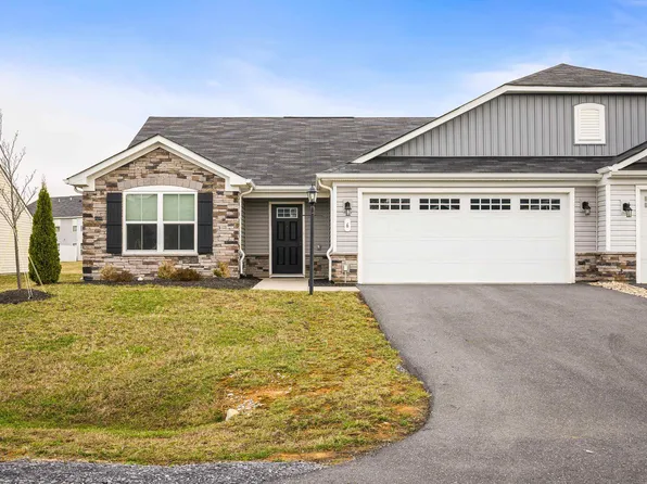 6 S Peak Dr, McGaheysville, VA 22840