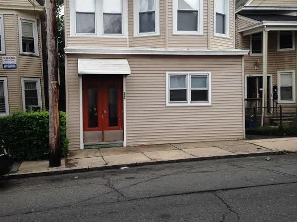 236 N Day St, Orange, NJ 07050