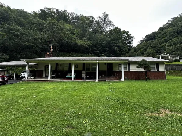 2420 Wolfpit Branch Rd, Elkhorn City, KY 41522