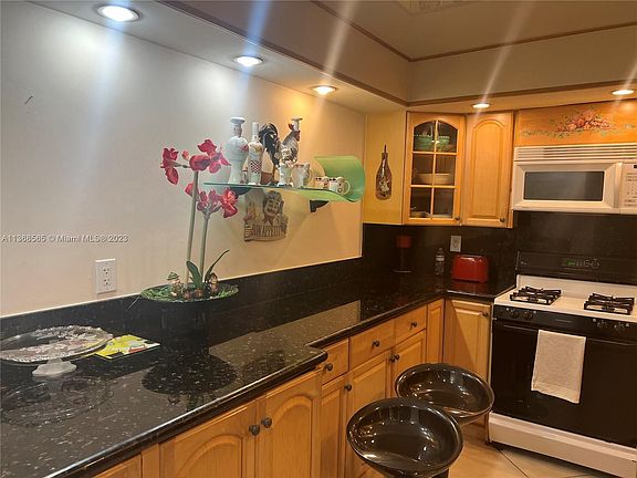 4th image of 2030 S Ocean Dr APT 722