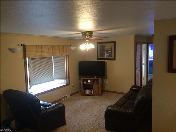 4th image of 69 Larchwood Dr