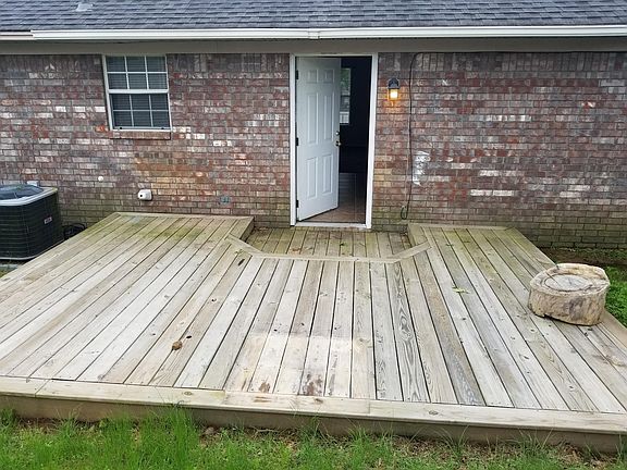 3rd image of 4 Janelle Ln