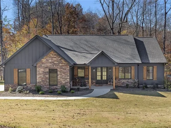 1433 Whitestone Rd, Talking Rock, GA 30175