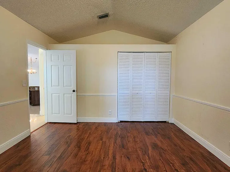7705 Forest Green Ln — Photo 35