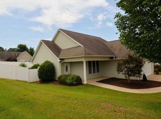 301 Ravens View Dr, Seneca, SC 29678