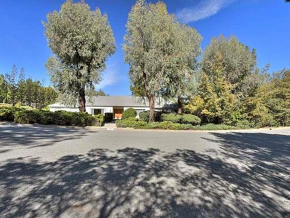 3rd image of 19461 Crisp Ave