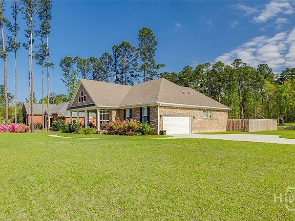 3rd image of 120 Sweetwater Circle