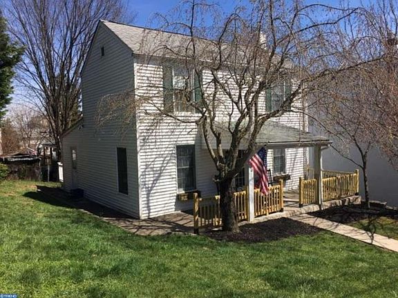 2nd image of 108 Cedar Ave