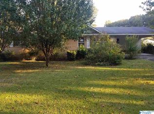 411 Michael Dennis Dr, Anniston, AL 36201