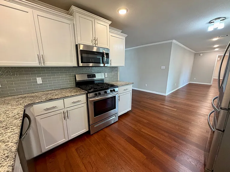 2120 Garner Ln — Photo 12